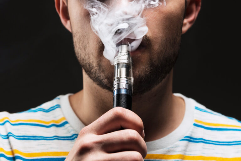 El riesgo de los vapeadores – Salud para Todo