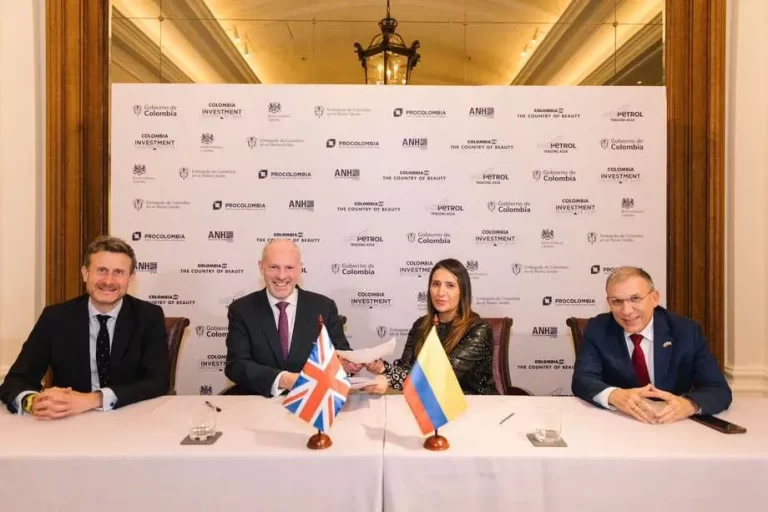 Colombia y el Reino Unido Firman Acuerdo de Transición Energética: Objetivos y Beneficios