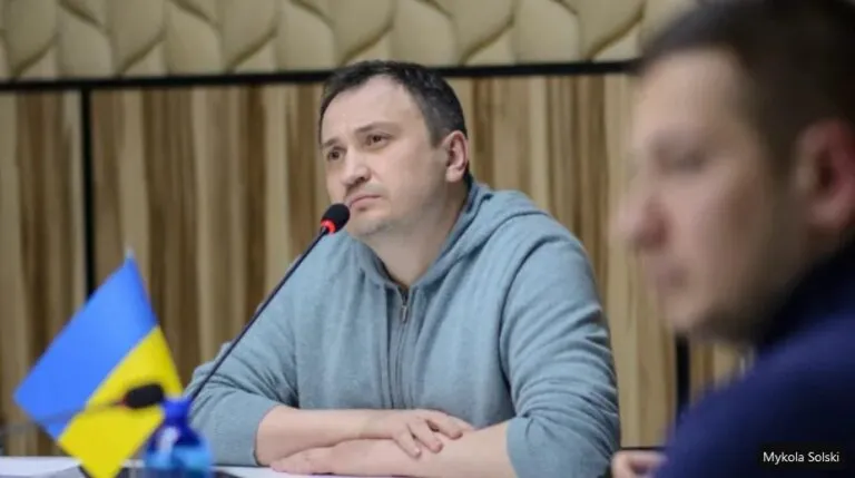 Liberan bajo fianza al Ministro de Agricultura Ucraniano acusado de corrupción