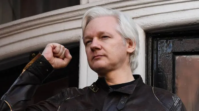 Justicia Británica Detiene la Extradición de Julian Assange a Estados Unidos