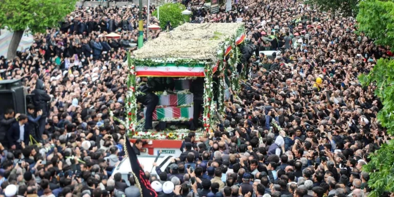 Inician los Funerales del Ayatolá Ebrahim Raisí y Tripulantes Fallecidos en Accidente Aéreo