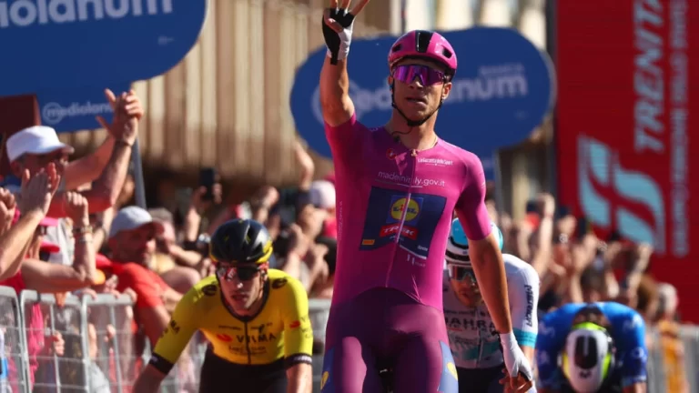 Jonathan Milan gana la etapa 13 del Giro: Dos colombianos en el Top-10