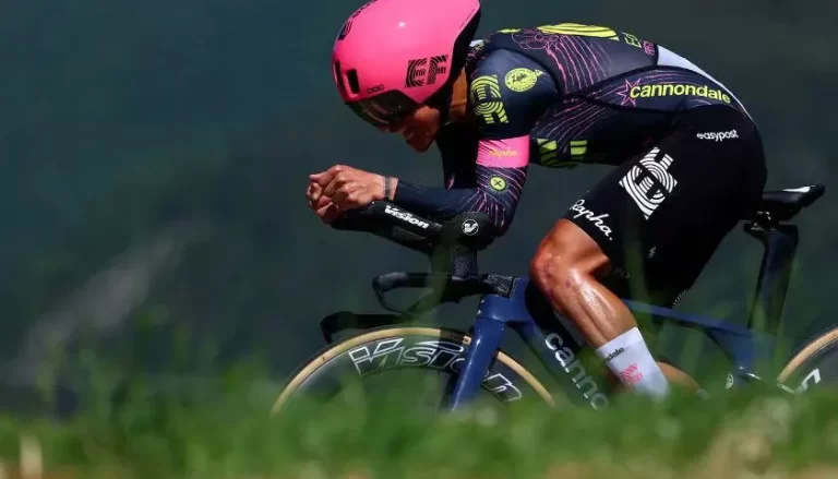 Esteban Chaves en el Top 10 en la Décima Etapa del Giro de Italia