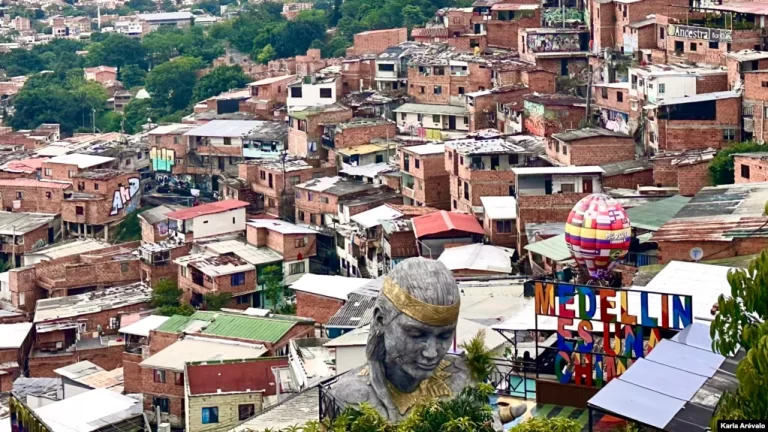 La Transformación de la Comuna 13: De Refugio de Sicarios a Cuna del Arte en Medellín