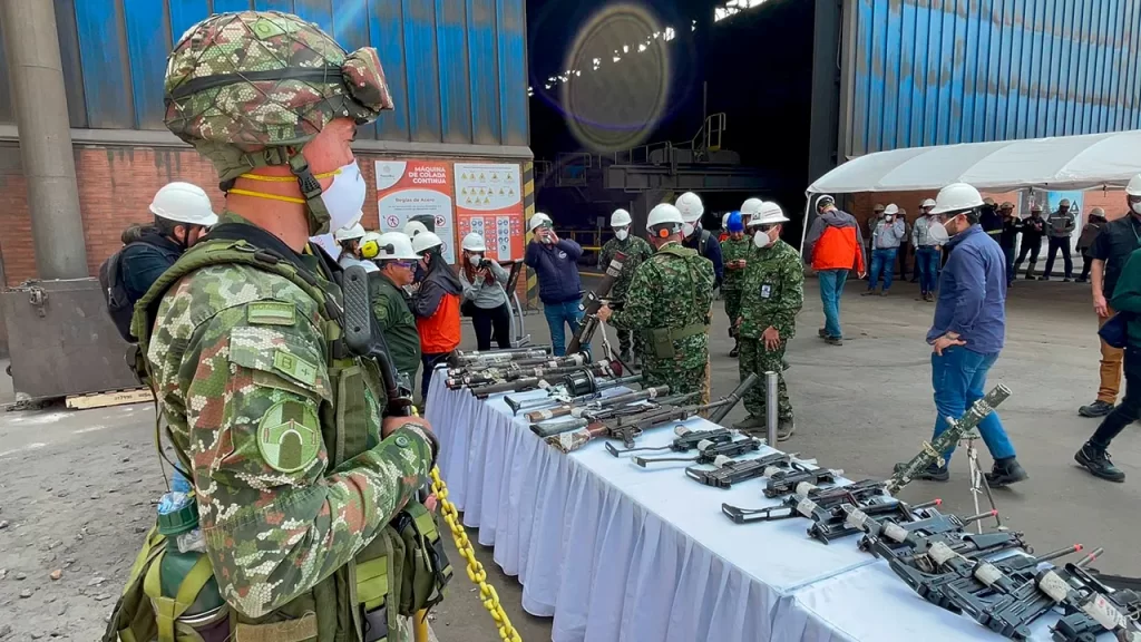 Colombia transforma armas en infraestructura